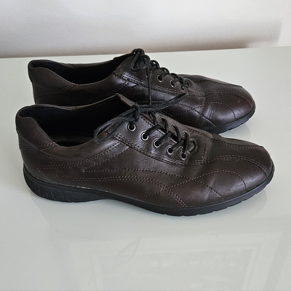 Ecco Brown Lace Up Oxfords